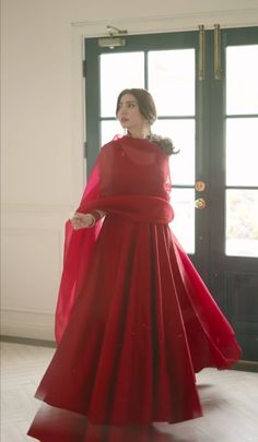 Mahira Khan In Red Dress, Red Eastern Dresses, Peshwas Pakistani Anarkali, Red Dress Indian Suit, Farewell Party Dress Ideas Pakistani, Red Kurta Aesthetic, Aesthetic Anarkali Suits, Red Traditional Dress Indian, Red Ethnic Wear Indian