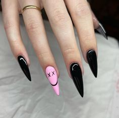 Easy Edgy Nails, Simple Punk Nails, Pink And Black Nails Design Simple, 2 Short Nails 3 Long Acrylic, Cute Edgy Nails, Short Goth Nails Ideas, Alt Nail Inspo Almond, Girly Goth Nails, Black Nail Designs Stiletto