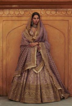 Beautiful Lehengas, Pakistani Clothes, Traditional Indian Dress, Indian Dresses Traditional, Red Lehenga