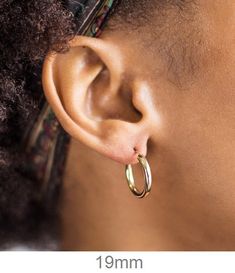 These small, thick yellow gold endless hoop earrings are big, bold, and powerful. With their 3mm wide tube, these hoops are sure to be eye-catching. Dress them up, or dress them down, the streamlined design of these continuous endless hoop earrings is extremely versatile. And though they may look big, a hollow body makes for easy, comfortable wear all day and night. Material: 14K Yellow Gold Diameter: 0.75 inches (19mm), 1 inch (25mm), 1.4 Inches (35mm) Tube Thickness: 0.11 inches (3mm) Average Hoop Ring, Gold Yellow, Silver Bracelets, Gold Frame, 4 Inch, Hoop Earrings, Yellow Gold, Yellow, Silver