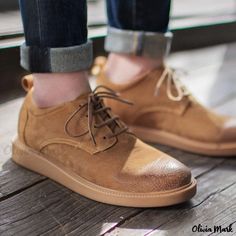 Olivia Mark - Brown Low-cut Casual Leather Work Shoes with Large Toe Cap Leather Work Boots, Brown Shoes, Casual Flat Shoes, Mens Wear, Leather Shoes Men, Casual Flats, Formal Shoes, Leather Flats, Men's Grooming