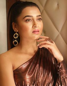 Bangla Image, Tejaswi Prakash, Tejasswi Prakash, Helly Shah, Serial Actress, Tik Tokers, Cute Pics, Teen Girl Dresses, Indian Tv Actress