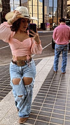 Western Outfits Women 2023, Mexican Baile Outfits, Summer Vaquera Outfits, Pink Vaquera Outfit, Vacera Outfits Mexican, Mexican Western Outfits Women, Vacera Outfit, Fall Vaquera Outfits, Rancho Outfit Mexican