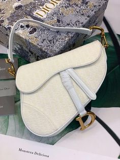 DI Saddle Bag White Oblique Embroidered Canvas Gold Toned Hardware For Women 25cm/10in CD Christian Dior Saddle Bag, Christian Dior Handbags, Louis Vuitton Shirt, Dior Oblique, Dior Saddle, Dior Book Tote, Embroidered Canvas, Pink Handbags, Maria Grazia