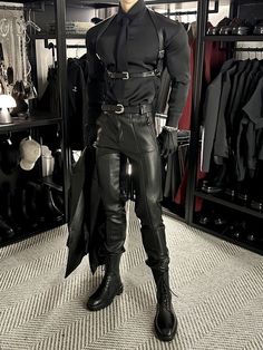 Gothic Mode, Vampire Clothes, Goth Guys, Fashion Suits For Men, Naha, Drawing Clothes, Goth Outfits, 가을 패션, Fancy Outfits