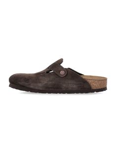 Boston suede clogs by Birkenstock.Featuring:Anatomically shaped cork-latex footbedSuede upperEVA soleOne strap with an adjustable metal pin buckleRound toeNarrow fitSize Reference: MENGender: MenMaterial: UPPER 100% SUEDE LEATHER SOLE 100% EVAColor: MOCHAMade in: DEProduct ID: 24A1027460#MOCHAUnisex Fit: Sizes may vary. For accurate sizing, please contact our customer support team.*Import tax/duty will be calculated at checkout (If applicable) Low Rise Jeans Outfits, Birkenstock Boston Suede, Birkenstock Clogs, Kurt Geiger Heels, Suede Clogs, Golden Goose Sneakers, Jeans Outfits, Golden Goose Shoes, Italian Outfits