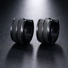 1 pair Classic Korean Punk Stainless Steel Ear Clip Earrings For Men Women Black No Pierced Fake Ear Circle New Pop Jewelry daiiibabyyy Black Grunge Jewelry For Streetwear, Edgy Black Earrings For Streetwear, Edgy Black Metal Hoop Earrings, Black Metal Grunge Earrings, Black Metal Punk Hoop Earrings, Black Punk Metal Earrings, Rock Earrings, Pop Jewelry, Men's Earrings