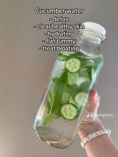 Healthy Water Recipes, Lean Workout, Cucumber Water, Clear Healthy Skin, Oil For Dry Skin, Healthy Food Motivation, Body Hacks