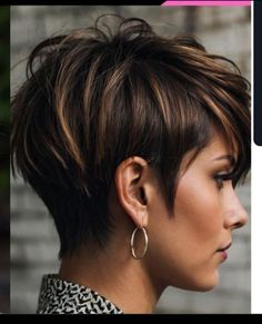 Sassy Hair Older Women, Cute Mom Haircuts, Layers Tutorial, Butterfly Bob, Short Haircuts Ideas, Hair Older Women, Grey Bob Hairstyles, Mom Haircuts, Easy Butterfly