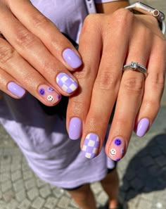 50+ Gorgeous Purple Spring Nails For a Fresh Manicure! - Prada & Pearls Nail Ideas Astethic, Short Square Acrylic Nails Purple, Mail Inspo Almond, Smile Face Nails, Nail Designs For Teens, Round Nails Short, Light Purple Nail Designs, Nail Designs Fun, Purple Spring Nails