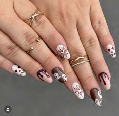 halloween nails Pelottava Halloween, Halloween Press On Nails, Short Press On Nails, Cute Halloween Nails, Cute Nail Art Designs, Almond Shape Nails, Seasonal Nails, Nail Forms, Halloween Nail Designs