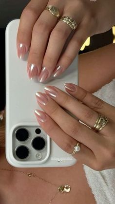 Nude Nails Chrome, Nude Nails With Chrome, Chrome Nude Nails, Nude Nails With Gold, Nude Chrome Nails, Nude Chrome, Hoco Nails, Kutek Disney, Milky Nails