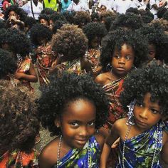 Afro-Descendants of Quibdó, Colombia | Latin American Racial & Cultural Diversity: "The Feasts of San Pacho" - Late Sep to early Oct marks a period of great festivities in the coastal city of Quibdó, capital of Colombia’s Chocó dpmt., celebrations in honor of their patron saint Francis of Assisi, who they affectionately refer to as San Pacho. Chocó is the dpmt. w/ the most black Colombians per capita, w/ around 90% of the population identifying as Afro-Colombian. Natural Hair Pictures, Cute Natural Hairstyles, Beautiful Black Babies, Beautiful Natural Hair, Natural Hair Beauty, Natural Hair Inspiration, Black Natural Hairstyles, Short Curly Hair, Hair Pictures