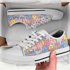 Cat Shoes, Personalized Shoes, Cat Kids, Low Top Shoes, Shoes Custom, Shoe Art, Soft Textiles, Painted Shoes, Unique Christmas Gifts