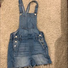 Adorable And Perfectly New Condition! Madewell Adirondack Overalls Size Xs Smoke Free Home Cheap Non-stretch Dark Wash Overalls, Non-stretch Cotton Overall Jeans, Non-stretch Dark Wash Cotton Overalls, Non-stretch Medium Wash Denim Overalls, Jean Overalls, Madewell Jeans, Madewell, Overalls, Women Jeans