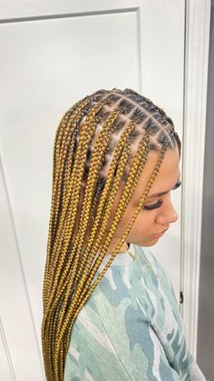 Easy Scarf Braids: Perfect Hairstyles for Beginners Blond Box Braids, Plaits Hairstyles Black, Hairstyles For Beginners, Braided Scarf, Hair Charms, Banana Hair Clips, Gold Hair Clips, Hair Jewels