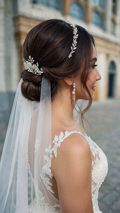 Bride Hairstyles Short Hair Veil, Wedding Up Do With Veil, Wedding Hairstyles Updo With Veil, Hair Braid Tutorial, Bun Korean, Ponytail Bob, Tiara With Veil, Wedding Hair Updo With Veil, Ethereal Hair