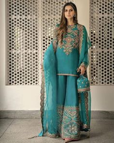 sharara for sister of the bride Shadi Dresses, Gaun Fashion, Pakistani Dresses Casual, Pakistani Fancy Dresses, Pakistani Fashion Party Wear, Simple Pakistani Dresses, Designer Party Wear Dresses, Boutique Dress Designs