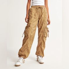 Abercrombie & Fitch Parachute Utility Pant. Never Worn, Still In Original Packaging. Leather Jogger Pants, Mid Rise Pants, Floral Joggers, Leather Joggers, Streetwear Pants, Wide Leg Sweatpants, Women's Bottoms, Denim Joggers, Fleece Sweatpants