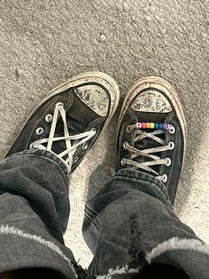 Messed Up Converse, Messy Converse Aesthetic, Converse Aesthetic Pictures, Beat Up Converse Aesthetic, Dirty Black Converse, Dirty Converse Aesthetic, Converse Designs Ideas, Drawn On Converse, Converse Aesthetic Grunge