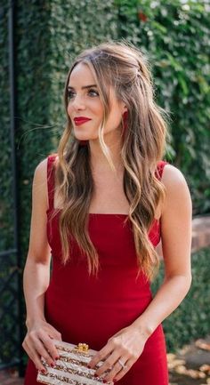 Outfit Holiday, Christmas Clothing, Wedding Guest Hairstyles, Dress Christmas, Wedding Hair Inspiration, Penteado Cabelo Curto, Holiday Outfit