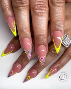 Want the best summer 2022 nail designs? Take a look at our article and you'll quickly find great inspiration for your summer manicure. Whether you DIY Nail Designs 2022, Nails For 2023, Bandana Nails, Graduation Nails, Awesome Nails, Dope Nail Designs, Almond Nails Designs, Long Acrylic, Hot Nails