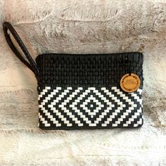 Maria Victoria Handwoven Zipped Black & White Wristlet Clutch Pristine/Nwot Made In Mexico Handwoven And Braided Strap Casual Black Wristlet For Everyday Use, Casual White Wristlet For Everyday Use, Black Clutch Bag With Braided Handles, Black Clutch With Braided Handles, Chic Black Woven Clutch, Black Woven Clutch, Black Woven Pouch Clutch, Black Rectangular Wristlet For On-the-go, Wristlet Clutch