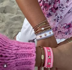 Tanning Aesthetic, Crochet Chocolate, Chocolate Craft, Samba Sneakers, Bracelet Aesthetic, Surf Jewelry, Preppy Jewelry, Cute Ear Piercings, Beach Books