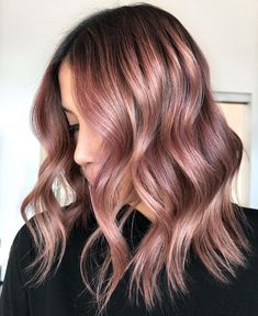 Summer Hair Colors 2023, Mauve Hair Color, Mauve Hair, Rose Gold Hair Ombre, Rose Gold Hair Brunette, Brown Hair Trends, Summer Hair Color Ideas, Light Pink Hair