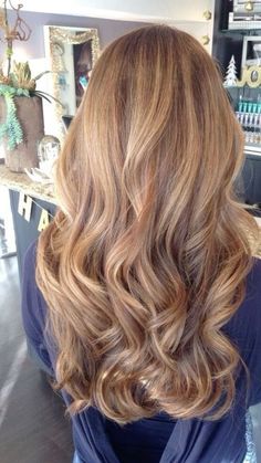 Curls Ideas, Brown Hair With Caramel Highlights, Balayage Blonde, Brown Hair With Blonde Highlights, Caramel Hair, Light Hair Color, Trendy Hair Color