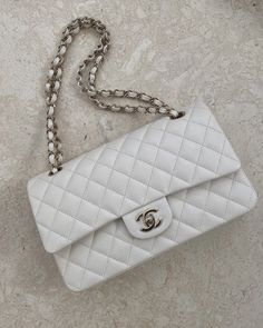 White Chanel Bag, Chanel Classic Flap Bag, Classic Flap Bag, Gold Chanel, Chanel Purse