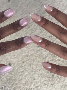 Iridescent Gel Nails, Iris Law Nails, Iridescent Nails, Natural Nails Manicure, 40k Followers, Pearl Nails, Nail Ring, Minimalist Nails, Fire Nails