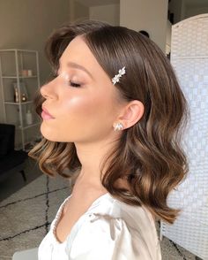 Hairstyles Down, Bridesmaid Hair Inspo, Short Bridal Hair, Bob Wedding Hairstyles, Formal Hairstyles For Short Hair, Bridal Hair Down, Guest Hair, Bridesmaid Hair Makeup, Ball Hairstyles