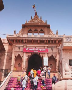 #radharani #barsana Barsana Temple Images, Barsana Radha Rani, Barsana Temple, Radha Rani Barsana, Bhakti Photo, Gate Images