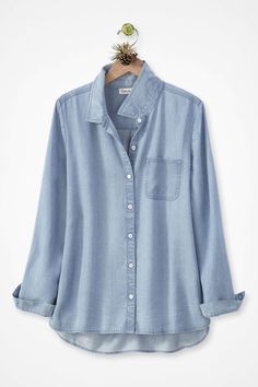 Our go-with-the-flow big shirt makes any day easy, in smooth-draping, soft-washed Tencel. Coldwater Creek Outfits, Trip Moodboard, Tunic Tops Outfit, Africa Trip, Womens Knit Tops, Big Shirt, Coldwater Creek, Button Front Shirt, Striped Linen