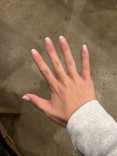 Really Short Oval Nails, Short Basic Nail Ideas, Simple Short French Tip Nails, Oval Short Acrylic Nails, Nails For Small Nail Beds, Round Short Acrylic Nails, French Nails Round, Natural Short Nails Ideas, Short Almond Nails French Tip