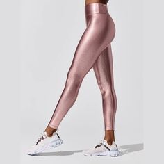 New Leggins Xs Gym Sportswear, Estilo Fitness, Workout Wardrobe, Metallic Luster, Shiny Fabric, Activewear Brands, Activewear Fashion, Sports Leggings, Zumba