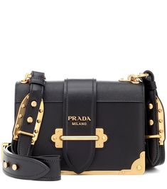 Stylish Bags For Women Iphone Bag, Bags Online Shopping, Bag Prada, Perfect Handbag, Pretty Bags, Prada Handbags, Luggage Sets, Shoulder Messenger Bag, Daily Style