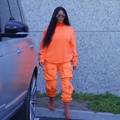 I Have Orange And Black Size M Stylish Overalls, Kim Style, Estilo Kardashian, Kim Kardashian Outfits, Kardashian Outfit, Casual Cargo Pants, Cargo Pants Outfit, Kardashian Style, Hipster Fashion