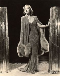 1920s Hollywood Glamour, 50s Hollywood, Klasik Hollywood, Ann Sothern, Costume Inspo, Old Hollywood Glam, Fur Clothing