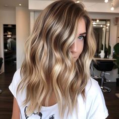 Blonde Hair With Dark Roots, Hair With Dark Roots, Buttery Blonde, Hair Contouring, Ice Blonde, Hot Hair Colors, Honey Blonde Highlights, Champagne Blonde, Blonde Waves