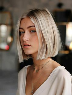 Blonde Bob Fine Hair, Fine Hair Bobs, Bob Haircut Fine Hair, Short Bobs For Fine Hair, Fine Hair Bob, Sleek Short Hair, Bob Haircuts For Fine Hair, Hair Pics, Wavy Bob Haircuts