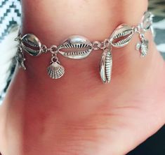 Silver Turtle Shell Anklet, Anklets For Women, Bohemian Anklet Bracelet, Foot  Jewelry by DivaChicTreasures on Etsy https://www.etsy.com/listing/700922218/silver-turtle-shell-anklet-anklets-for Handmade Ankle Bracelets, Summer Fashion Accessories, Anklets For Women, Leg Chain, Jewelry Summer, Insect Jewelry, Turtle Shell, Silver Anklets, Foot Jewelry