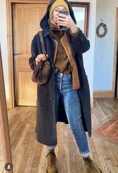 Coat Ootd, Streetwear Coat, Dark Academia Fashion, Skandinavian Fashion, Academia Fashion, Kleidung Diy, Mode Casual, Looks Street Style, Fashion Pieces