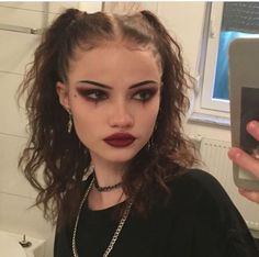 15 Maquillajes tumblr para unas buenas selfies Makeup Emo, Fete Emo, Pelottava Halloween, Teknik Makeup, E Girl Makeup, Halloweenský Makeup, Halloween Make-up Looks, Holloween Makeup, Drag Make-up