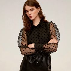 Sold Out. Classic Collar. Polka-Dot Print. Contrasting Sleeves. Puffed Sleeves. Button Fastening On The Front Section. Semi-Transparent Panel On The Back. Business In The Front, Sexy In The Back. Have A Size S = Us 4 And A Size L = Us 8 Chunky Turtleneck Sweater, Organza Shirt, Basic Girl, Organza Top, Organza Sleeves, Mango Tops, Minimalist Dresses, Milano Fashion Week, Cute Fall Outfits