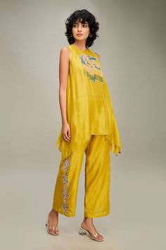 Yellow chanderi kurta with floral applique hand embroidery. Comes with pant. - Aza Fashions Kurta And Pants, Sleeveless Kurta, Fusion Wear, Vacuum Storage, Hand Applique, Women Kurta, Straight Kurta, Skirt Sets, Floral Applique