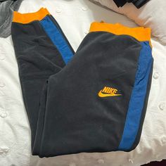 Never Worn Nike Medium Fleece Pants Unisex Very Comfy And Thick Nike Fleece Bottoms, Nike Black Fleece Sweatpants, Nike Black Winter Pants, Pants Nike, Vintage Fleece, Nike Vintage, Fleece Pants, Pants Color, Nike Pants