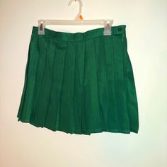 Green Cute Pleated Skirt Waist 30" Length 16" Summer School Pleated Lined Skirt, Summer School Lined Skirt, Green Pleated Tennis Skirt For School, Green Pleated Flared Skirt, Retro Pleated Bottoms For School, Retro Pleated Mini Skirt For School, Retro Pleated School Bottoms, Short Pleated Mini Skirt For School, Green Lined Mini Skirt