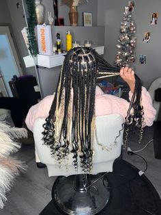 Knotless Braids Hairstyles Blonde And Black, Black Blonde Peekaboo Braids, Peek A Boo Box Braids Black And Blonde, Braid Peek A Boo, Braid Styles Blonde Hair, Box Braids Hairstyles Blonde And Black, Braided Hairstyles Knotless Braids With Curls, Braided Hairstyles Blonde And Black, Peek A Boo Knotless Braids Blonde